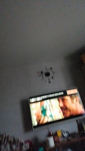 Веинулся со школы  1