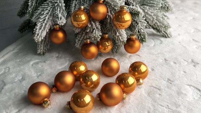 Стеклянные шары ДЕЛЮКС МИНИ матовые и эмалевые цвет: янтарный 35 мм упаковка 16 шт. 010296