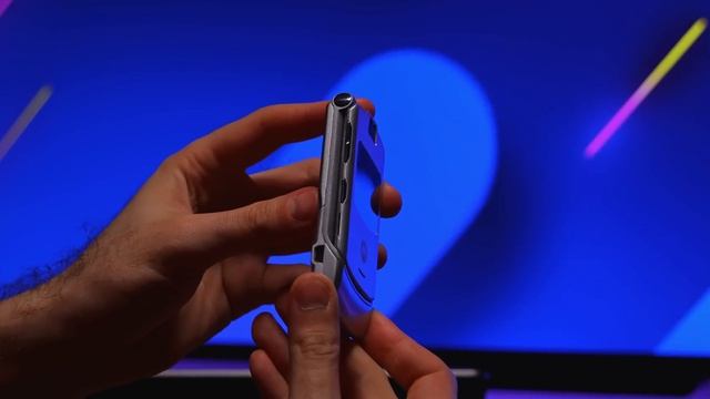 Эта звонилка победила смартфоны — Motorola Razr V3! смотреть онлайн