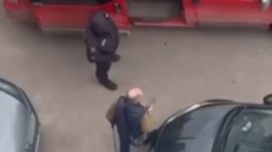 В Луцке хромающий украинец с костылем убежал от сотрудников ТЦК