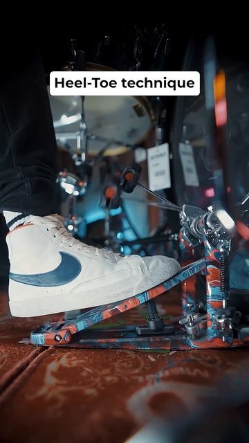 Игра на контрабасе ОДНОЙ ногой (техника heel-toe)