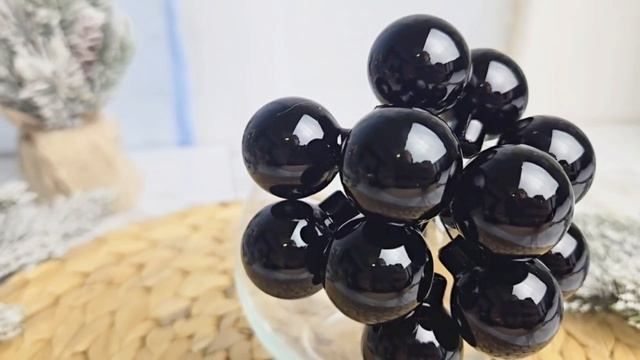 ГРОЗДЬ стеклянных глянцевых шариков на проволоке 12 шаров по 25 мм цвет: чёрный 2000676