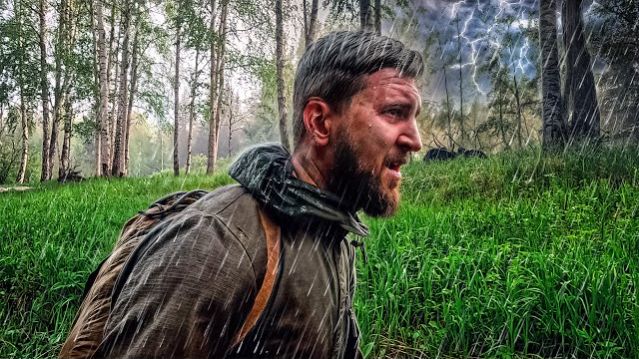  ВЫЖИВАНИЕ в ЛЕСУ БЕЗ ЕДЫ и ВОДЫ  ТОЛЬКО 5 ВЕЩЕЙ  ЕДА в ЛЕСУ  МЕДВЕДИ РЯДОМ - Лесные