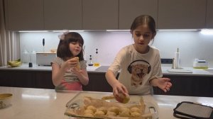 Печём сладкие булочки на молоке