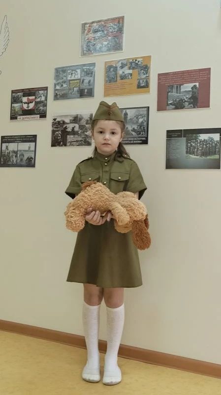 Стихотворение Анны Новиковой Хвостатые герои. Читает: Баратова Дарья.