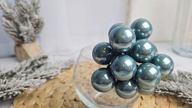 ГРОЗДЬ стеклянных глянцевых шариков на проволоке 12 шаров по 25 мм цвет: нежно-голубой 2000665