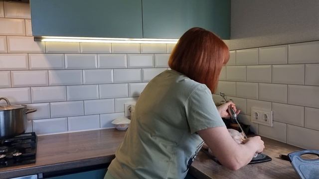 Семейный бульон. Первое видео. Знакомство с борщом и курицей