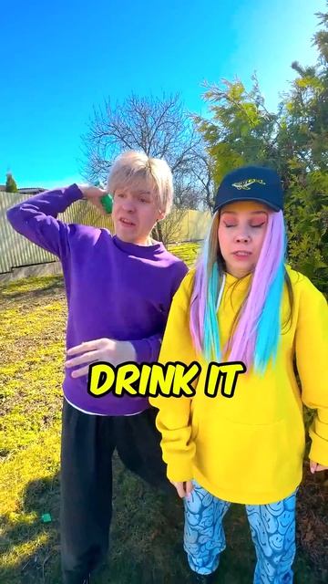 Я уговариваю своего друга выпить Sprite! 1