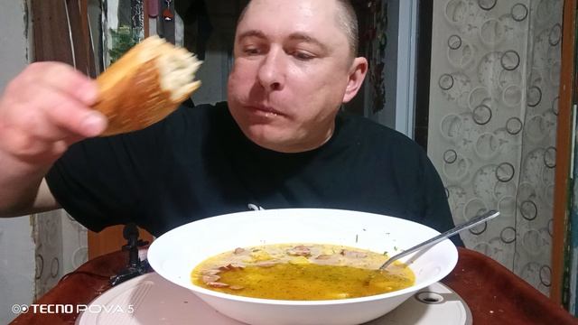 МукбангобжорычГороховый суп с копчёными колбасками