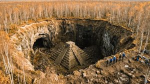 Древние города со следами бомбардировки на глубине 10 метров под тайгой