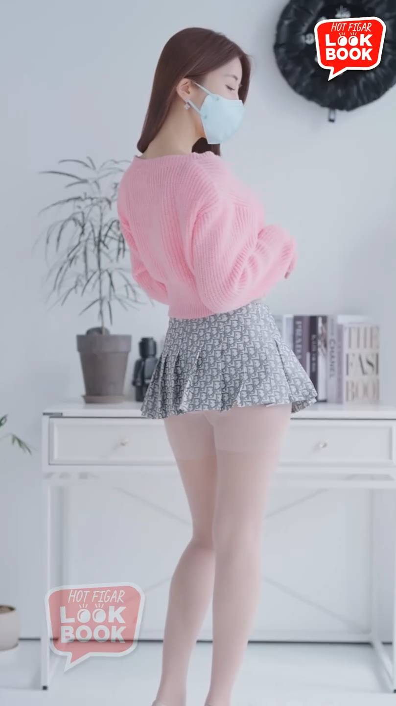 에이프런 모델 볼륨감이 드러나는 룩북 underwear Lookbook 룩북 직캠 figar look book