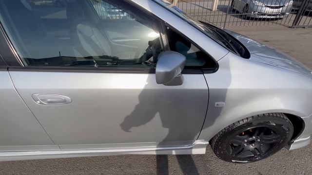 Хонда Стрим 2004 год