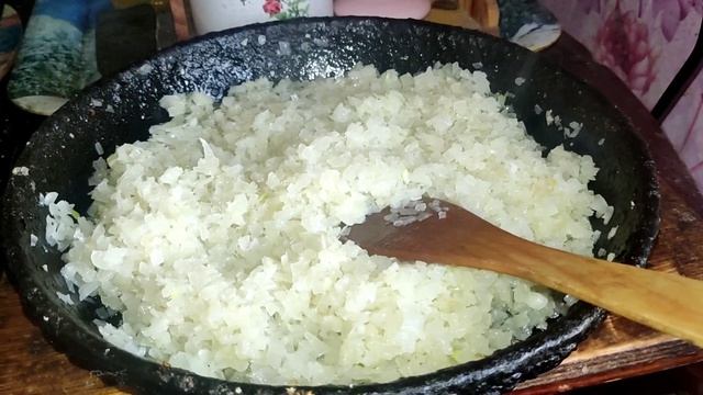 Готовка свои домашние вареники с капустой