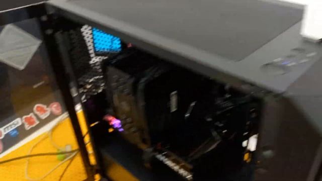 ЗНАКОМЫЙ ЗНАКОМОГО СОБРАЛ ПК А Я ПЕРЕДЕЛЫВАЙ