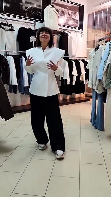 Сеть магазинов женской одежды и аксессуаров в г.Клин