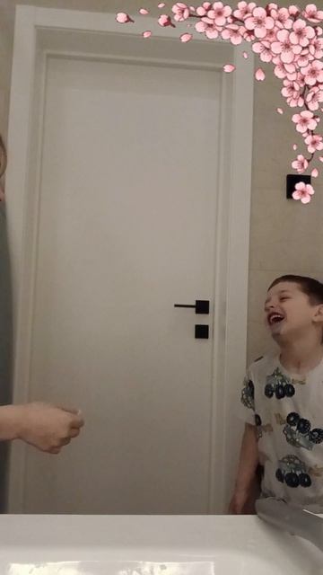 ЛАПУЛЬ! КИСУЛЬ! ОНО ПОХОДУ НЕ СМЫВАЕТСЯ!