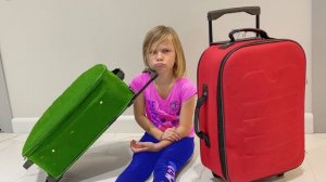 СОФУНЬЯ ШАЛУНЬЯ - СОФИЯ ОСТАЛАСЬ ОДНА ДОМА. ВСЕ УЕХАЛИ.