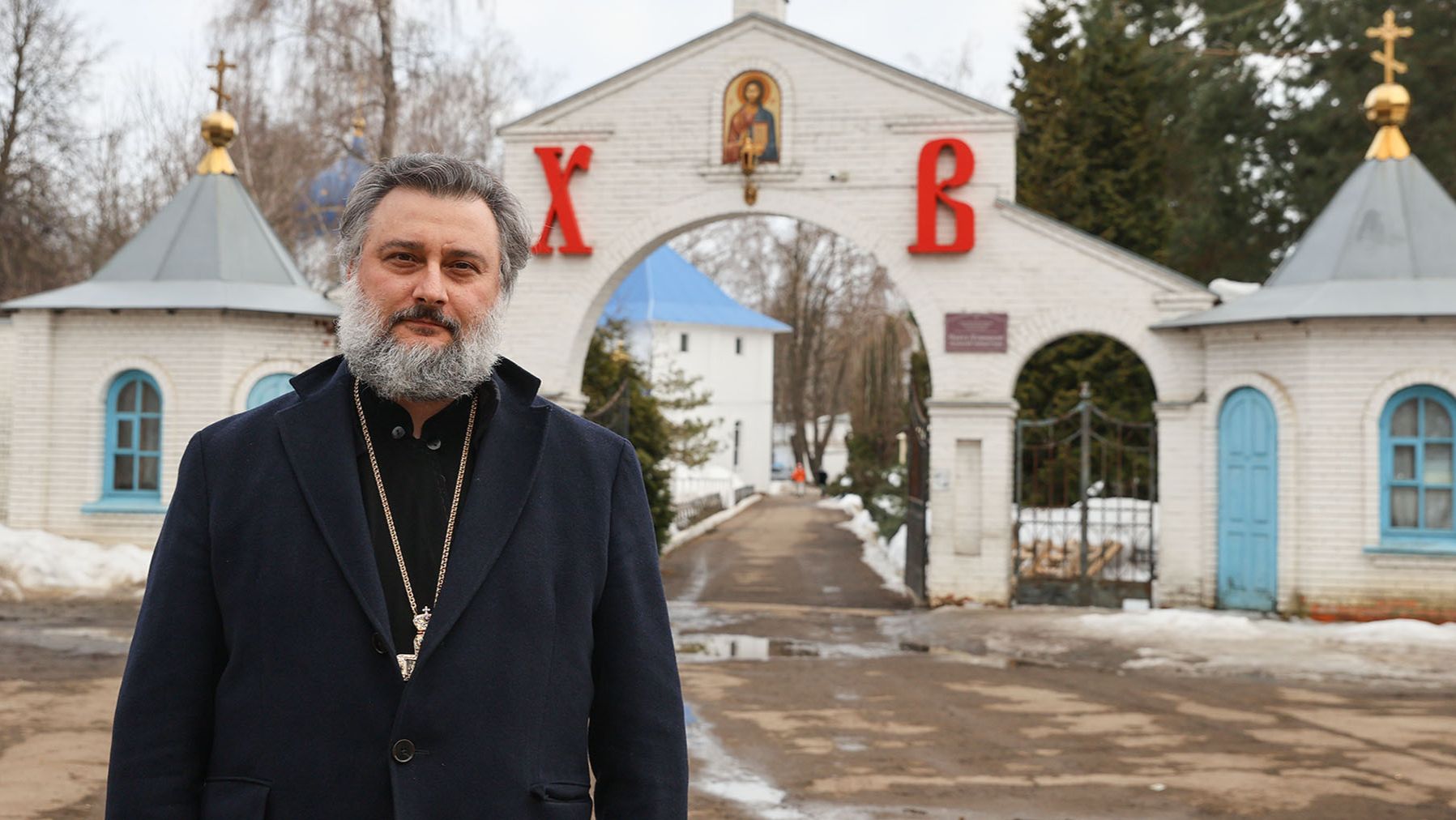 Как обустроить городской монастырь