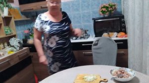 Готовлю быстрый обед и на дачу.