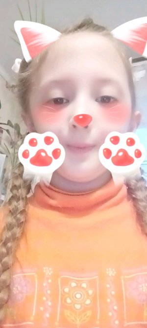 мой типичный день. не иду в школу. ухаживаю за уточками. и мастерю для магазина канцелярии