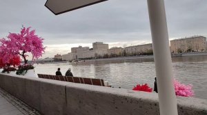 Дневник. 16.04.2026год. Пасхальные украшения в парке Горького. Москва. Плохие новости из телефона.