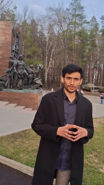 Алексей Сурков. Утро в окопе — читает Митхун Чакравартхи