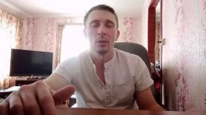 Почему шипят динамики когда магнитола стоит на паузе?