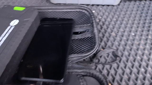 UnlimHost MW PRO 20  заряжаем телефон