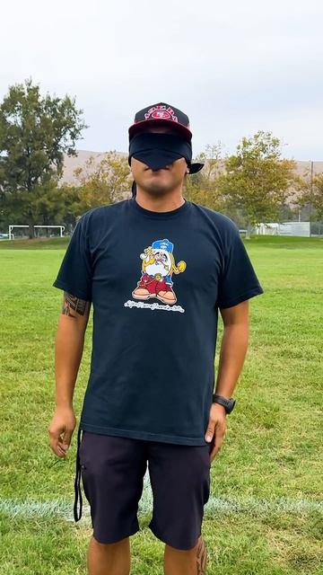 Ютубер спорит с полицейским…