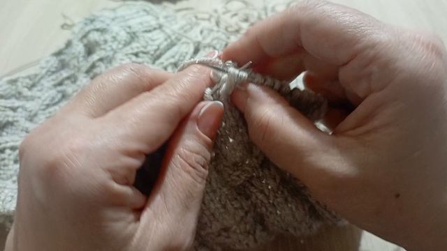 Узор из перемещённых петель. Своеобразные косы