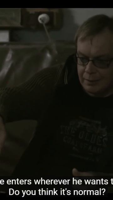 Он упертый.