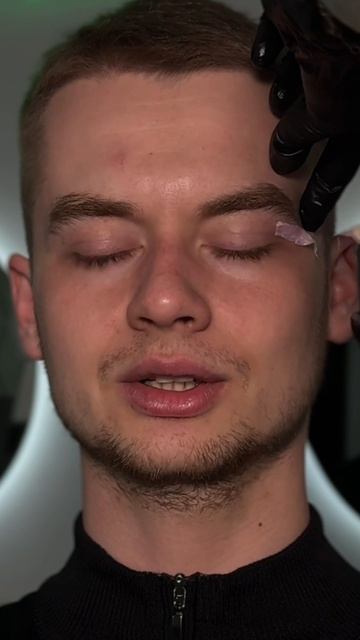 Мужская коррекция бровей 