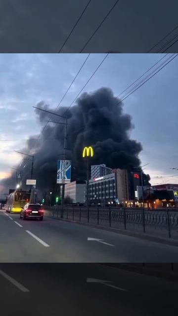 🍔Реклама Макдональдса в Киеве.
🇺🇦Сразу видно - хохлы снимали. По музыке.
😏Это они так…🔽