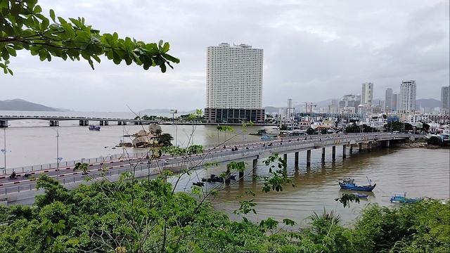Виды на реку,мост и море с Чамского холма!