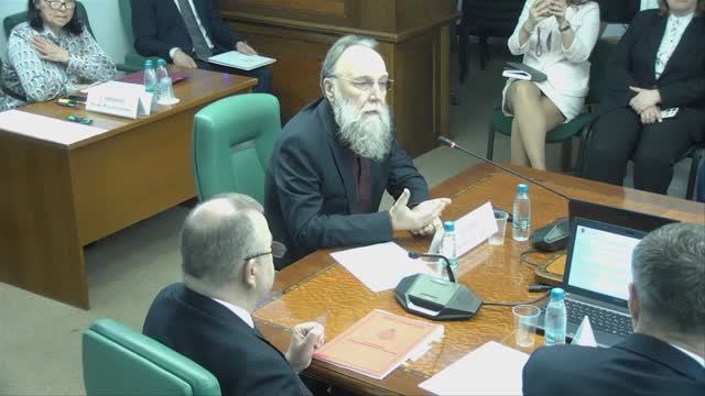 Дугин: «Слово «патриот» на Западе стало ругательным. А у нас государство больше и выше тебя»