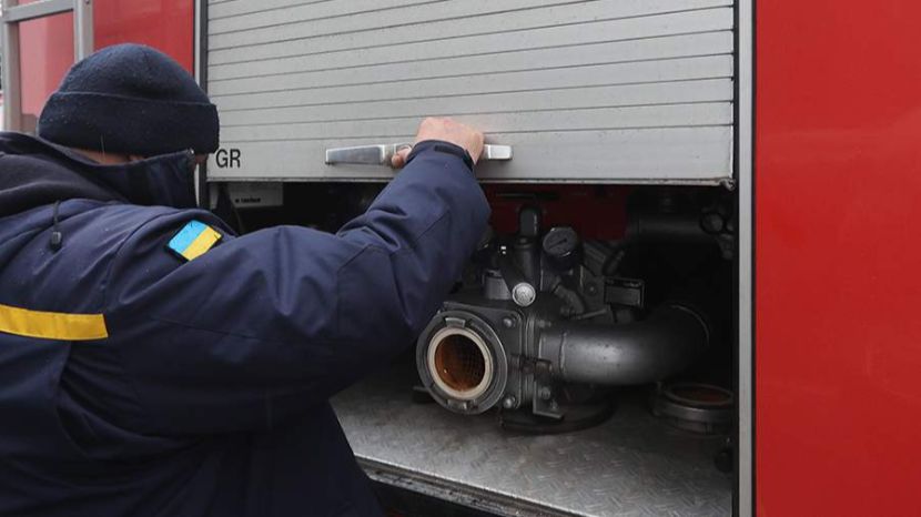 Украинские СМИ сообщили о задымлении в Киеве после серии взрывов