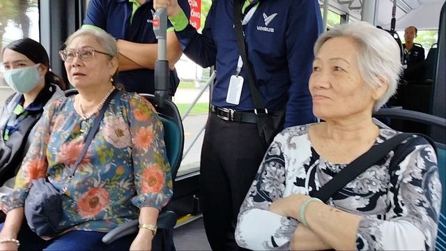 Сели в бесплатный автобус!