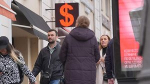 Инвестор оценил вероятность снижения курса доллара до 60 рублей