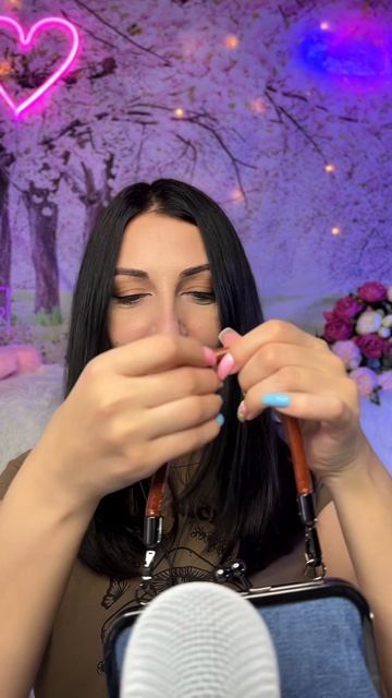 АСМР 👛 РАСПАКОВКА подарка / пишите в комментариях будем смотреть все мои сумочки #асмр #acmp