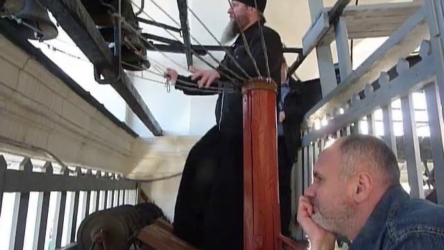 Звон на колокольне Свято-Троицкой Сергиевой Лавры