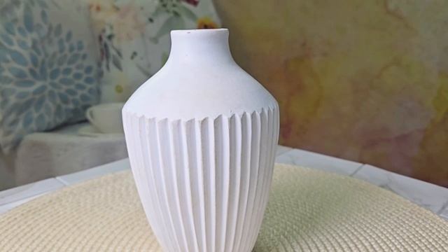 Декоративная ваза КАРРО полистоун белая 16 см APF670430-1