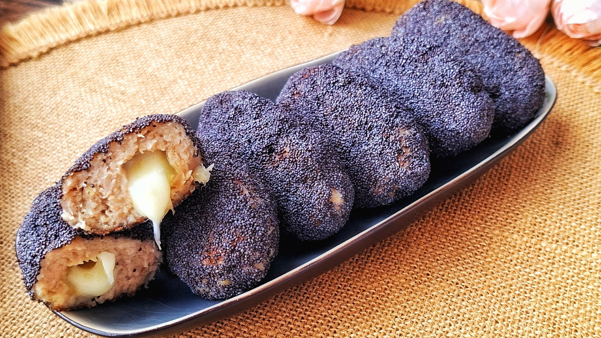 Такую ПАНИРОВКУ вы еще не пробовали! Сочные КУРИНЫЕ КОТЛЕТЫ с сырным центром!