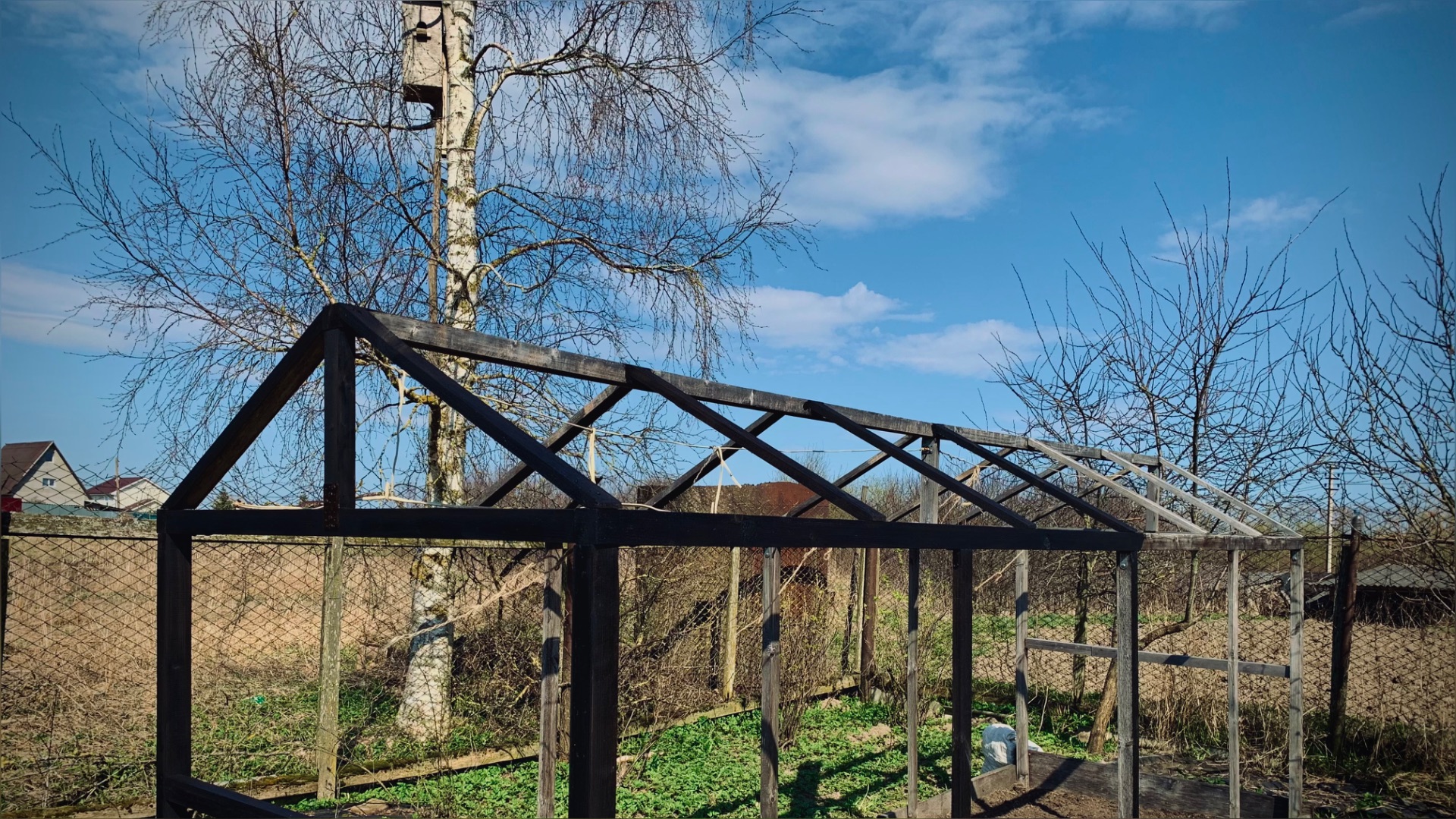 VLOG: Обрабатываю теплицы / Земля готова / Плохие СЕМЕНА / Апрель 2026.