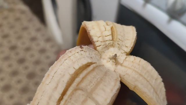 как удобнее открыть банан?