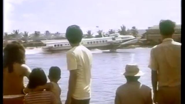 Комета выходит в океан