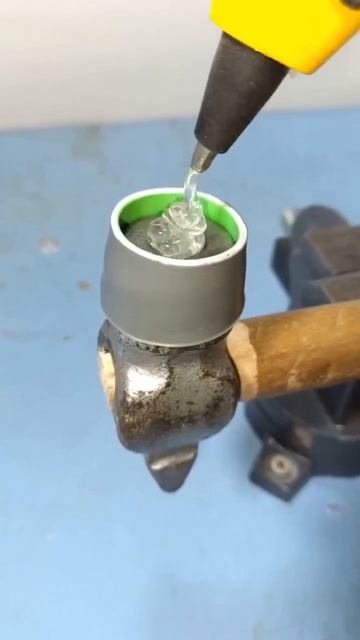 Сделать мягкий боек на обычный молоток для деликатных работ (укладка ламината.)