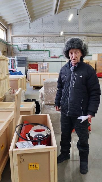 Владелец минитрактора Агромаш МТ-110 пришел за снегоуборочной приставкой