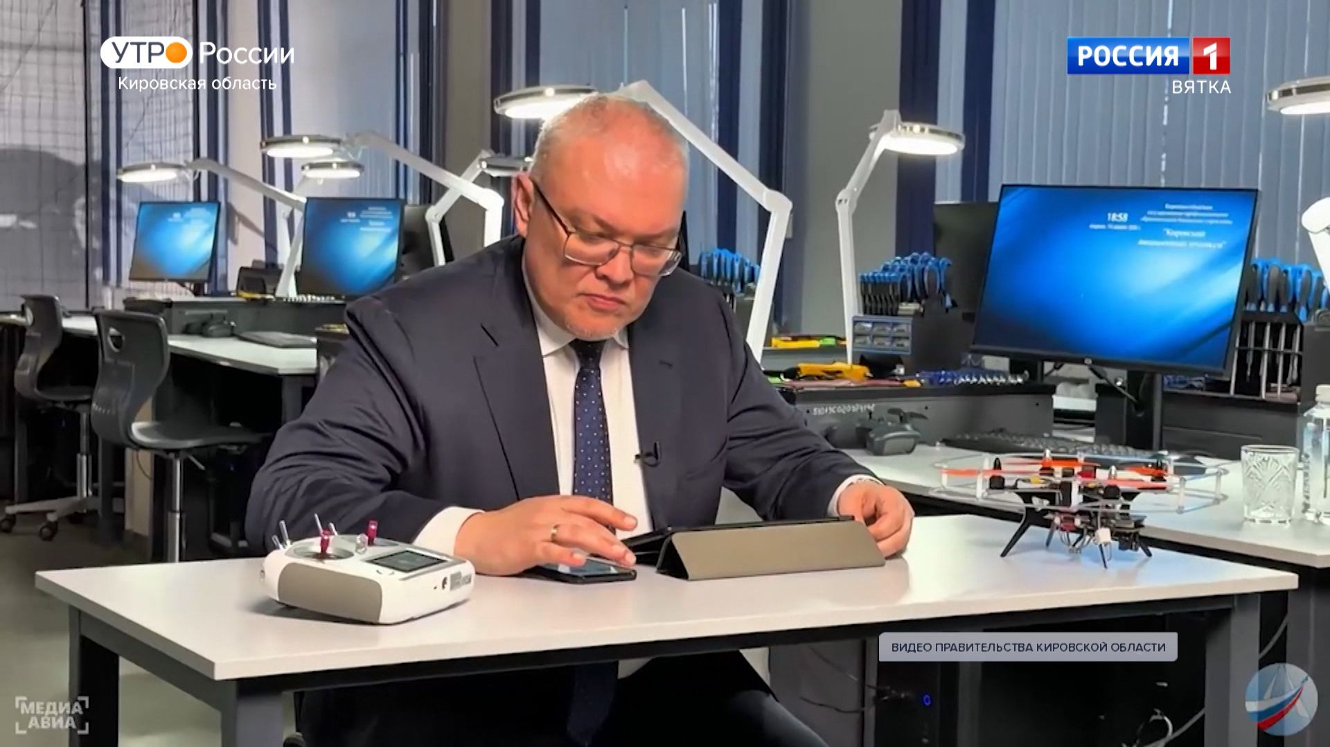 Губернатор Александр Соколов провел прямую линию в социальных сетях