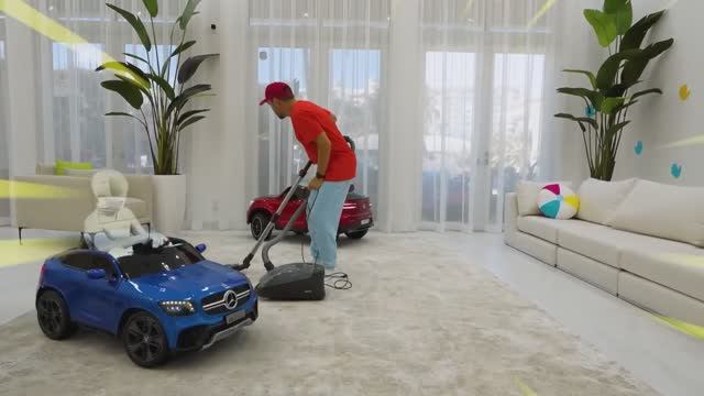 Детская истории с невидимыми костюмами