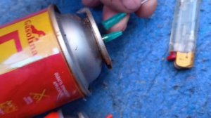 Как заправить зажигалку на природе. Использование Туристического Газа для зажигалки.